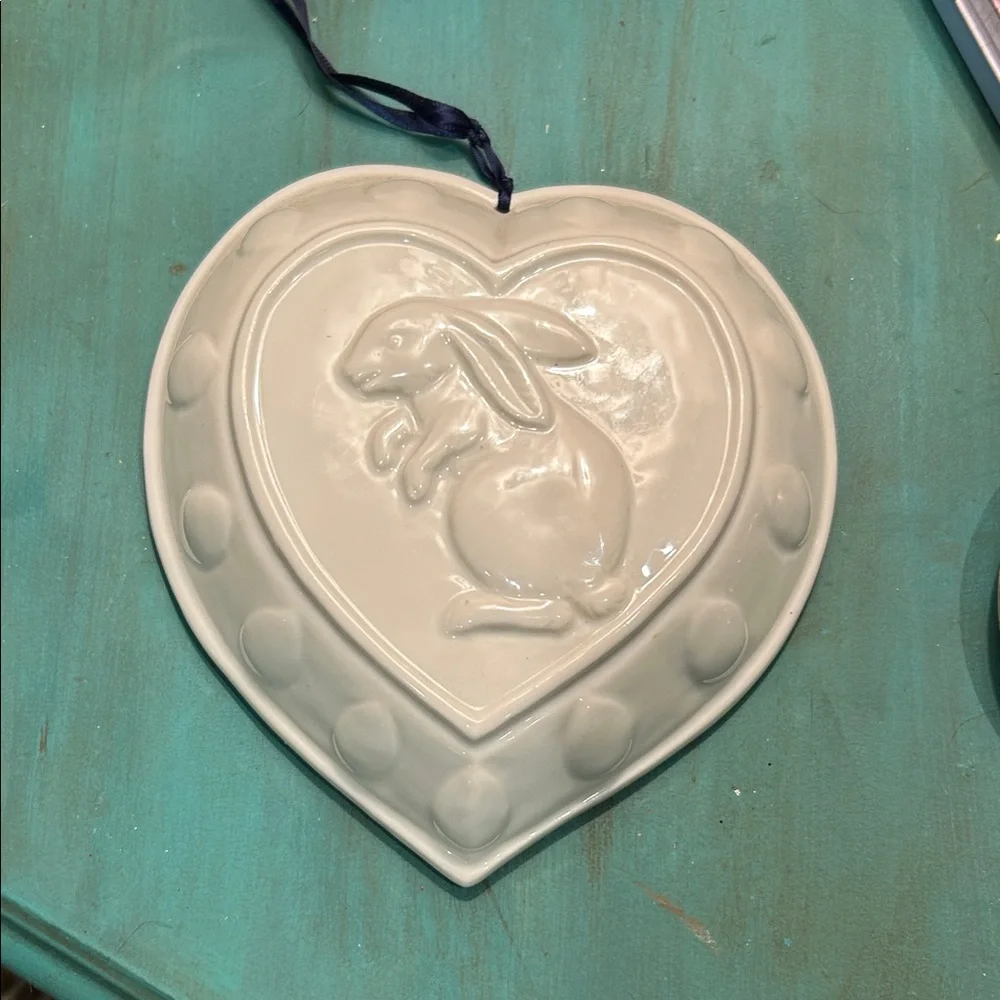 Vintage Pier 1 White Heart Bunny Ceramic Hanging Accent